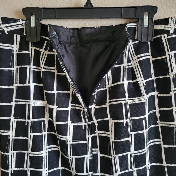 GAP Abstract B&W Mini Skirt With Pockets Size 10 - Picture 5 of 10